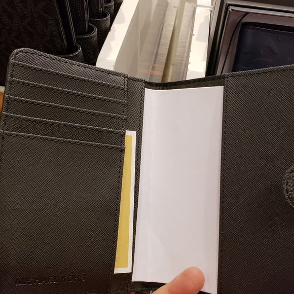 Brand new passport cases each - Picture 2 of 3